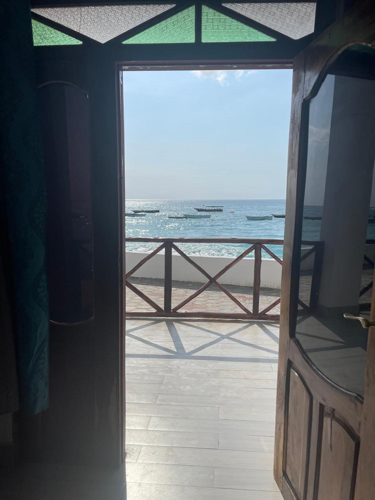 Amazing Zanzibar Beach Hotel Nungwi Exterior photo